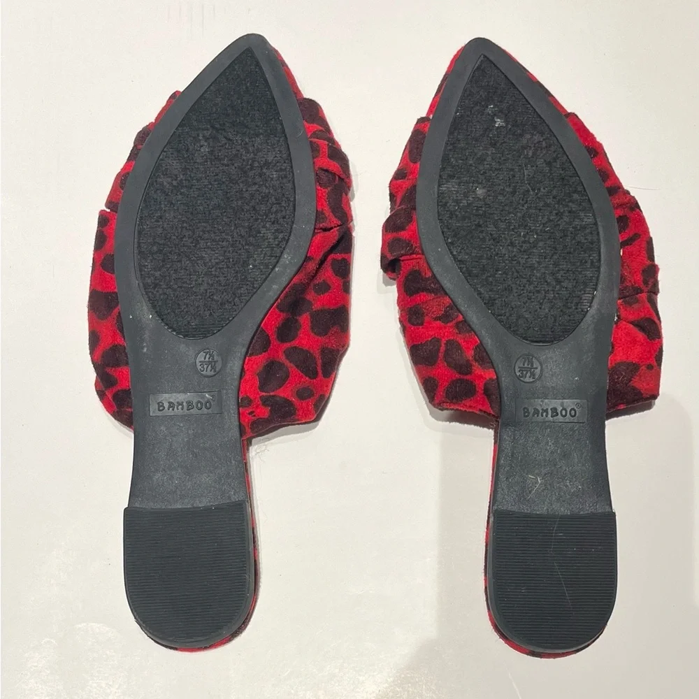 Bamboo Red and Black Knotted Red Leopard Print Mules - Picture 7 of 7